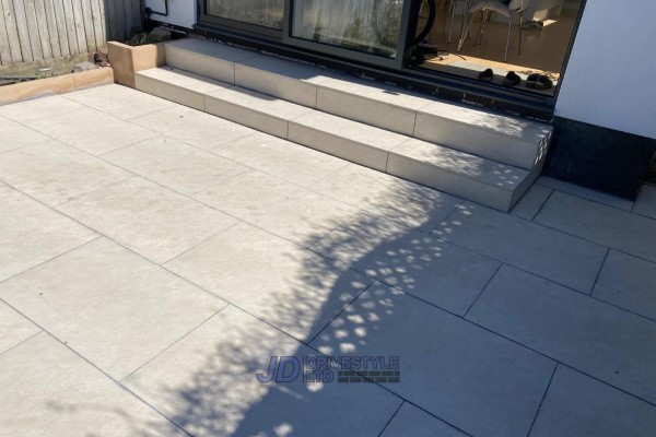 Porcelain Slabbed Patio with Steps in Tunbridge Wells (9)